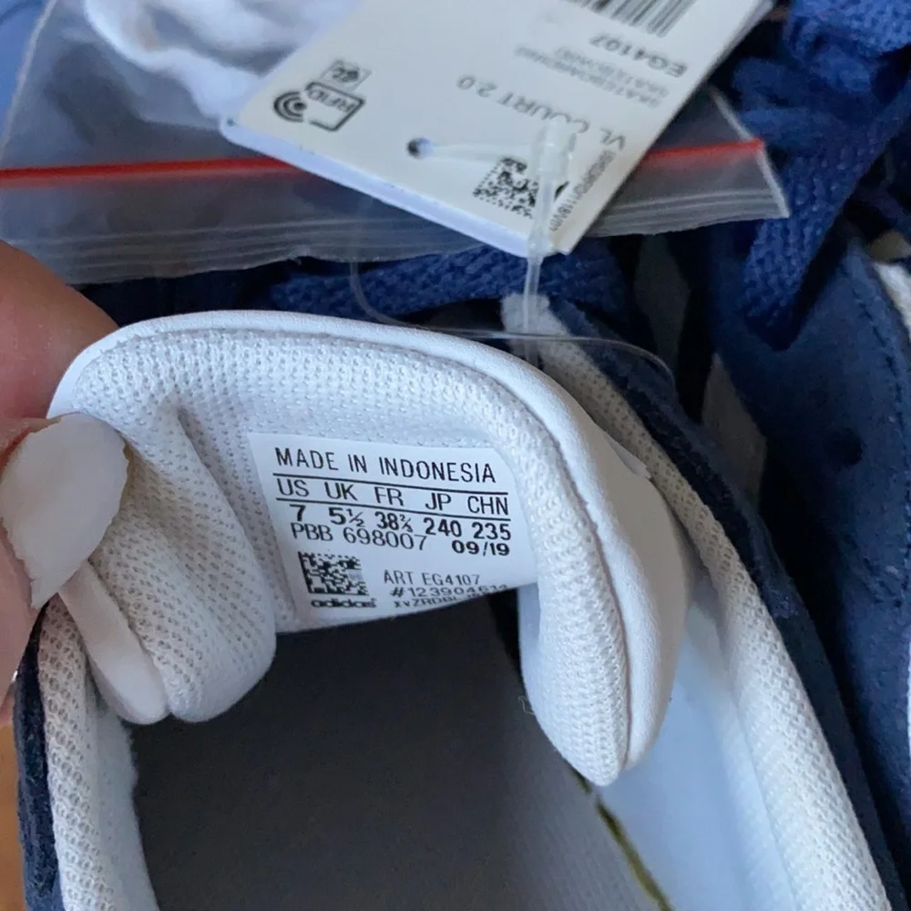 29:03 - Adidas VL Court 2.0 Skateboard Sneakers - Picture 7 of 10